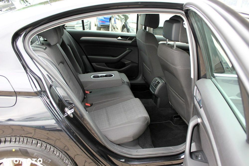 Volkswagen Passat 1.5 TSI EVO Business DSG - 12
