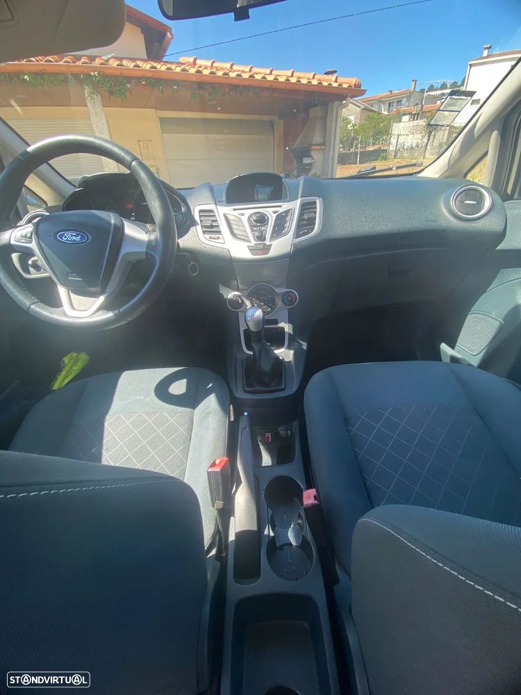 Ford Fiesta 1.4 TDCI Techno 104g - 1