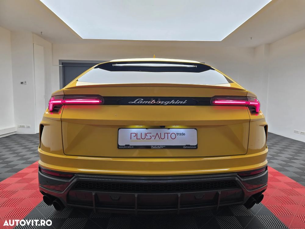Lamborghini URUS - 8