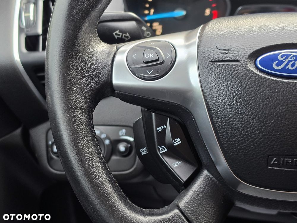 Ford Kuga 2.0 TDCi 4x4 Titanium - 34