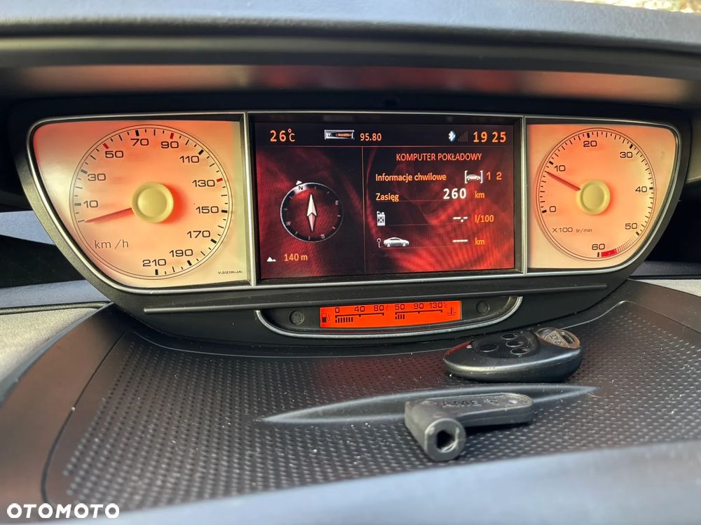 Peugeot 807 HDi 170 Bi-Turbo Automatik Platinum Pullmann - 39