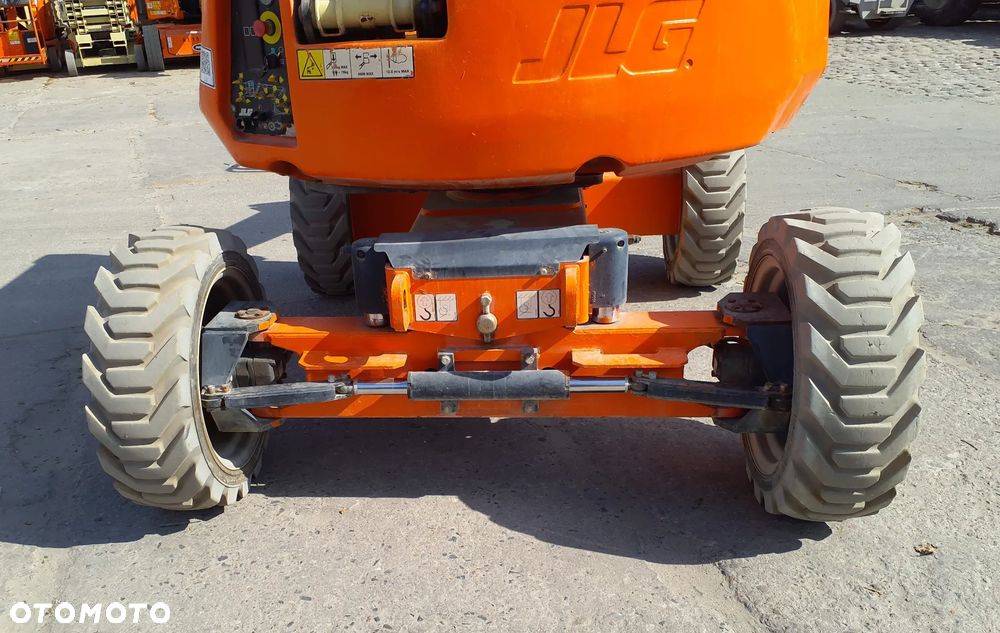 JLG 340AJ - 9
