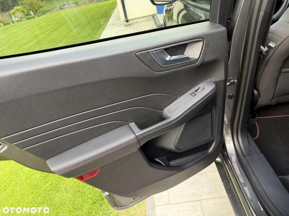 Ford Kuga 2.5 Duratec PHEV ST-LINE X - 30
