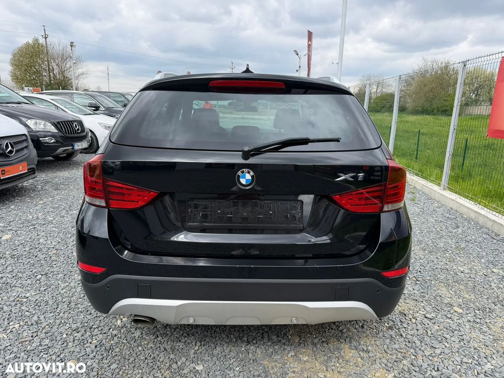 BMW X1 sDrive18d - 11