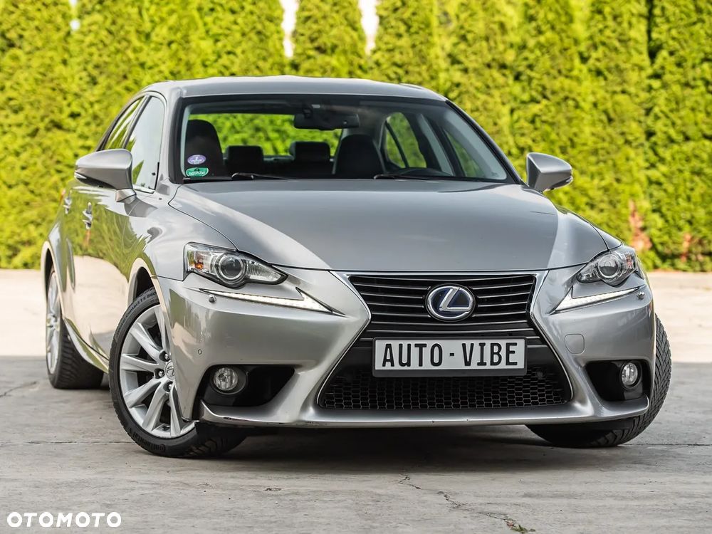 Lexus IS Luxury Line - 2
