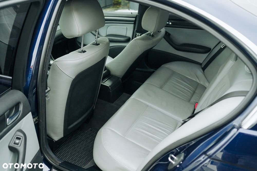 BMW Seria 3 330i Edition Exclusive - 23