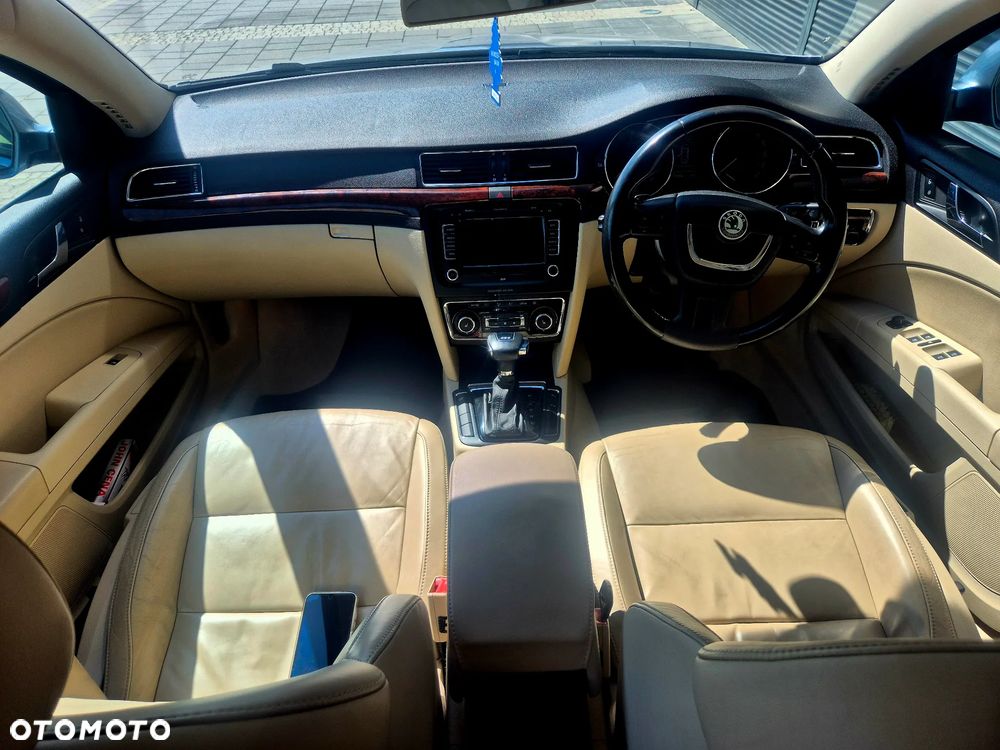 Skoda Superb 2.0 TDI Elegance DSG - 14