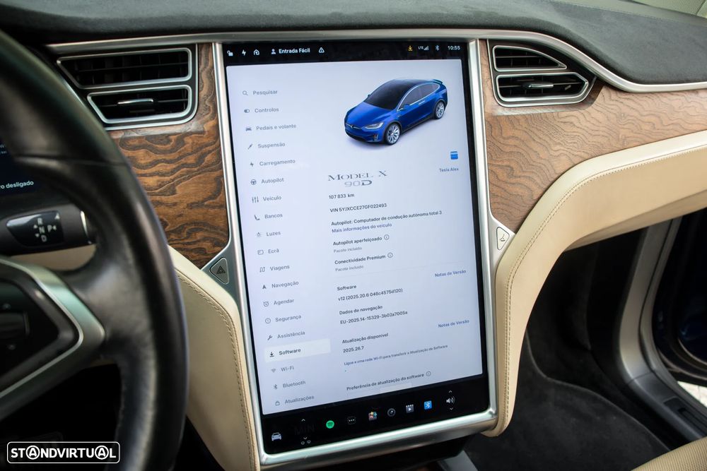 Tesla Model X 90D - 15
