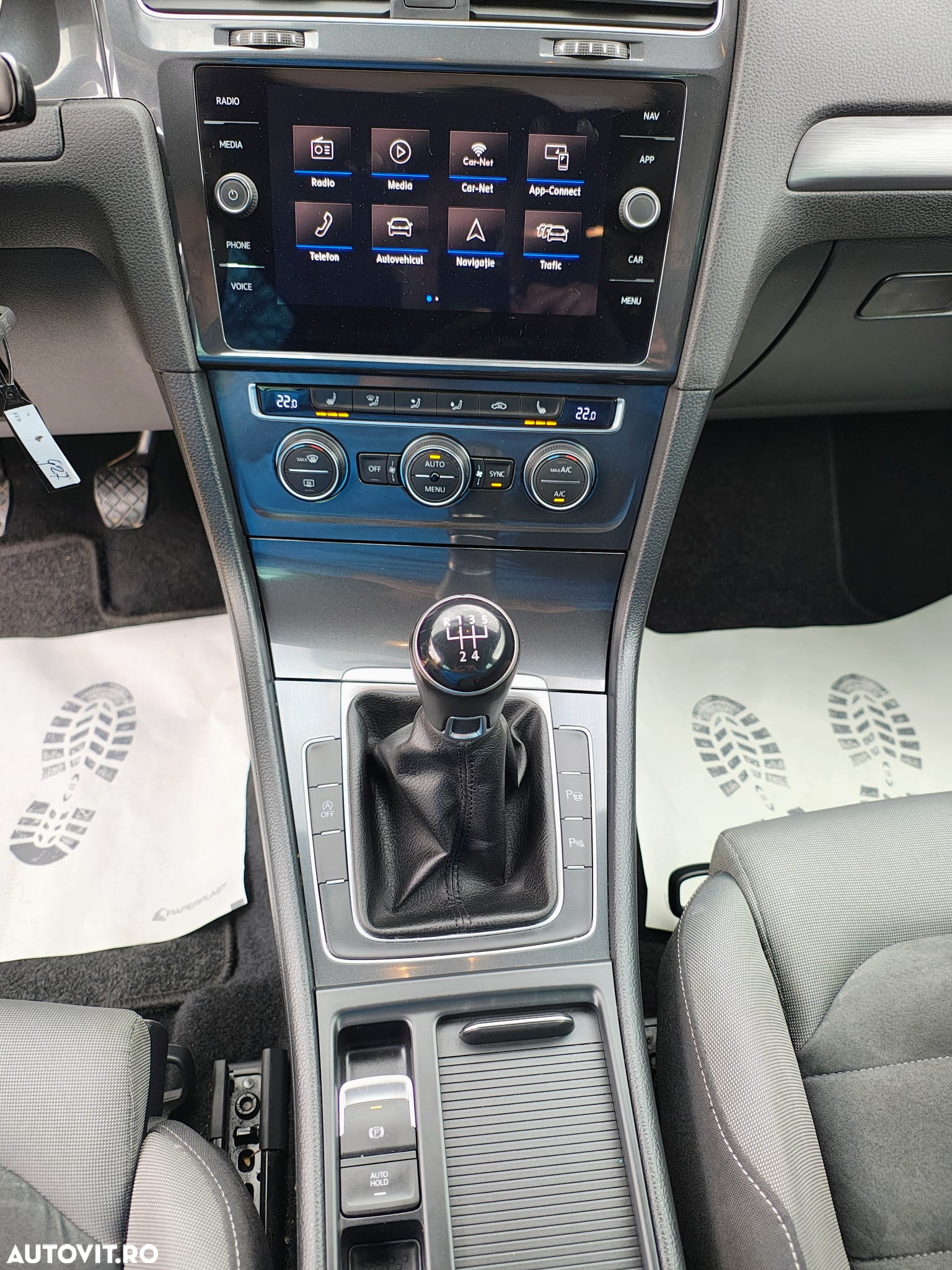 Volkswagen Golf 1.6 TDI Comfortline - 11