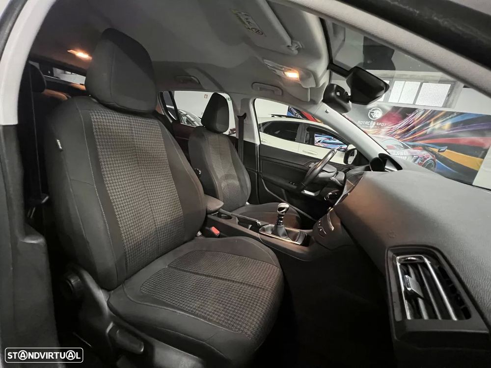 Peugeot 308 1.2 PureTech Style - 8