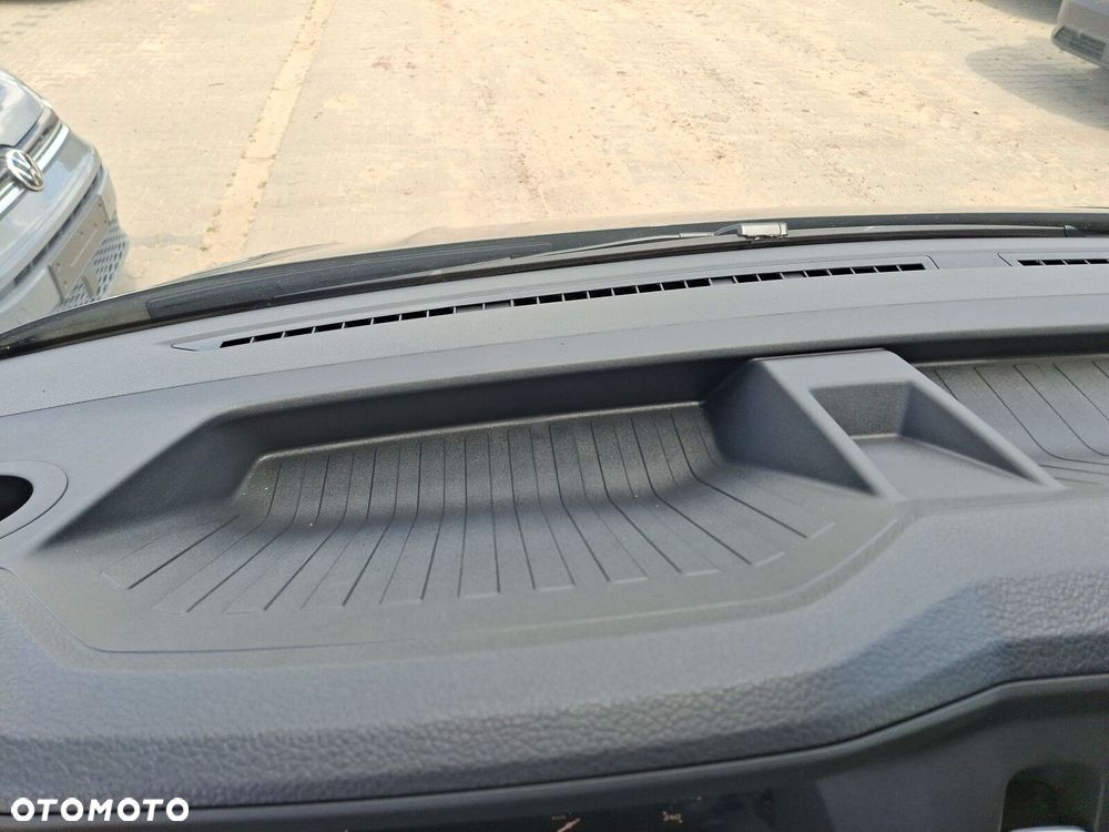 Volkswagen Crafter Furgon 4490 - 28