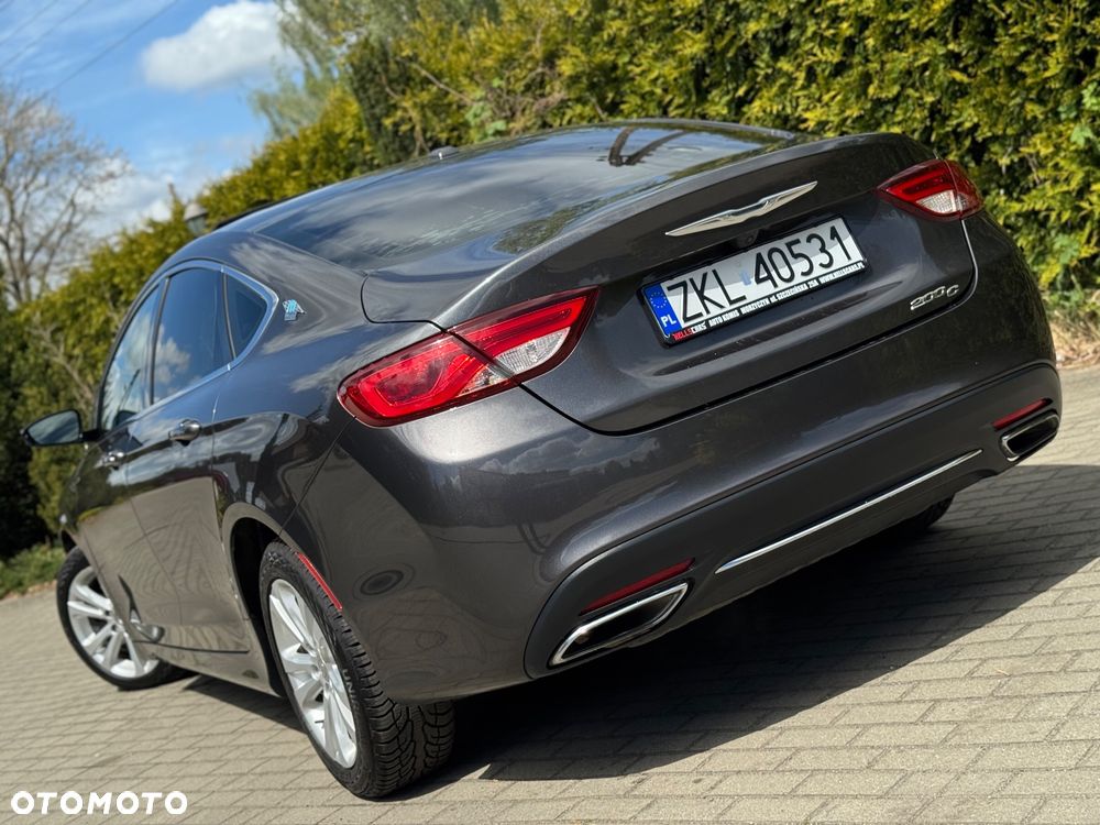 Chrysler 200 - 4