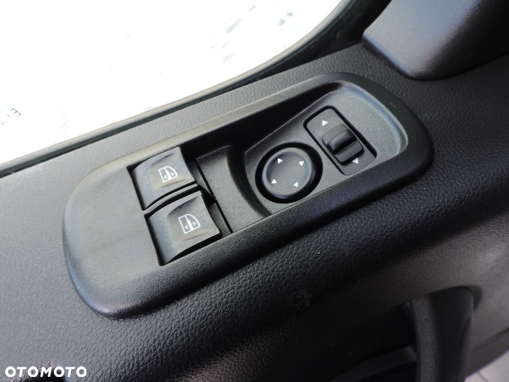 Renault MASTER PLANDEKA 9 PALET WEBASTO TEMPOMAT LEDY PNEUMATYKA KLIMATYZACJA  165KM - 35