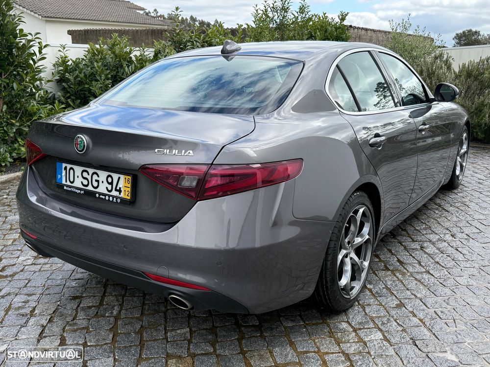 Alfa Romeo Giulia - 12