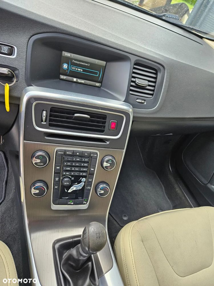 Volvo V60 D2 Kinetic - 10