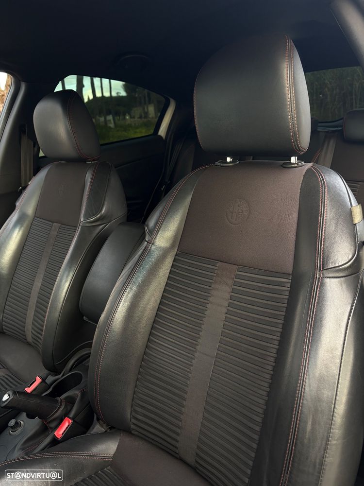 Alfa Romeo Giulietta 1.6 JTDM Distinctive - 4