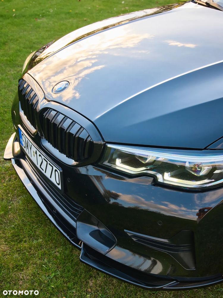 BMW Seria 3 330i xDrive Sport Line - 24
