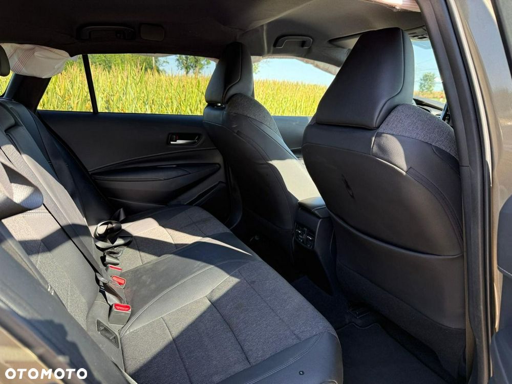 Toyota Corolla 1.8 Hybrid Executive - 18