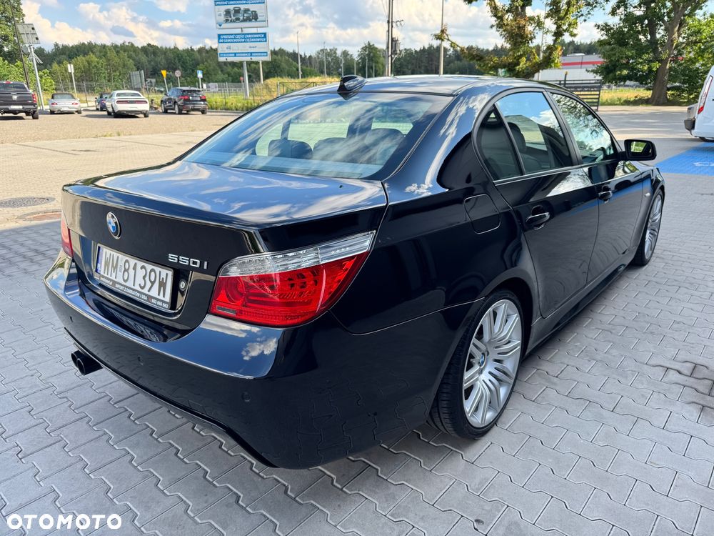 BMW Seria 5 550i Sport-Aut - 8