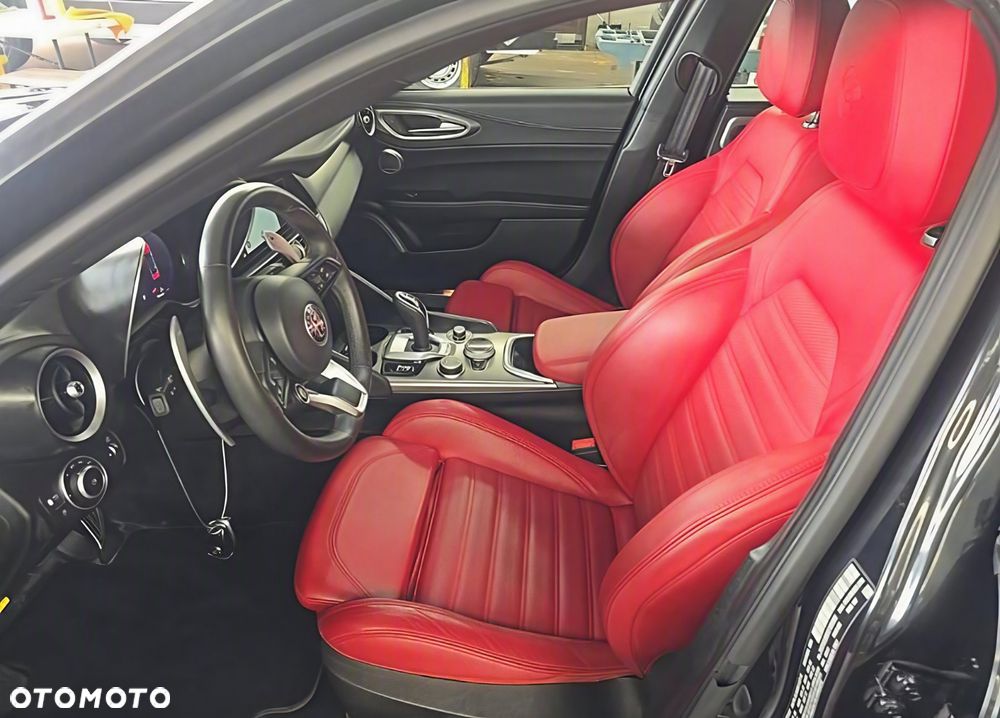 Alfa Romeo Giulia - 7