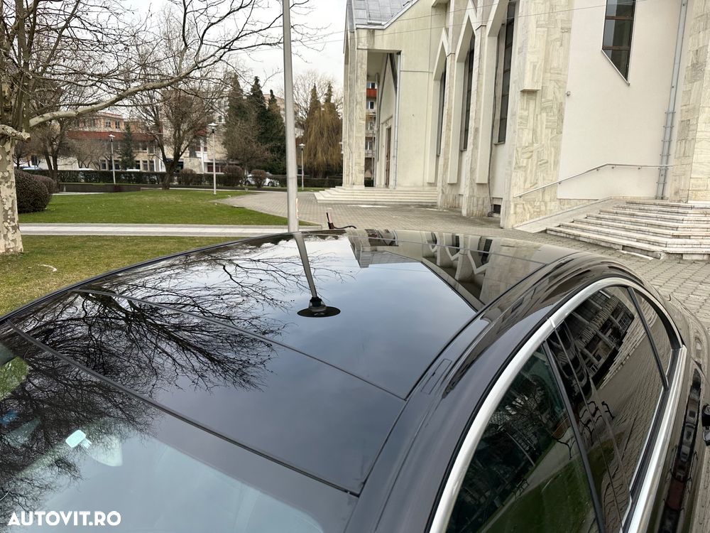 Mercedes-Benz E - 12