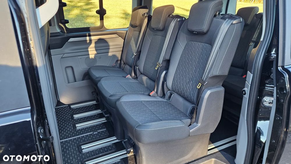 Ford Tourneo Custom - 33