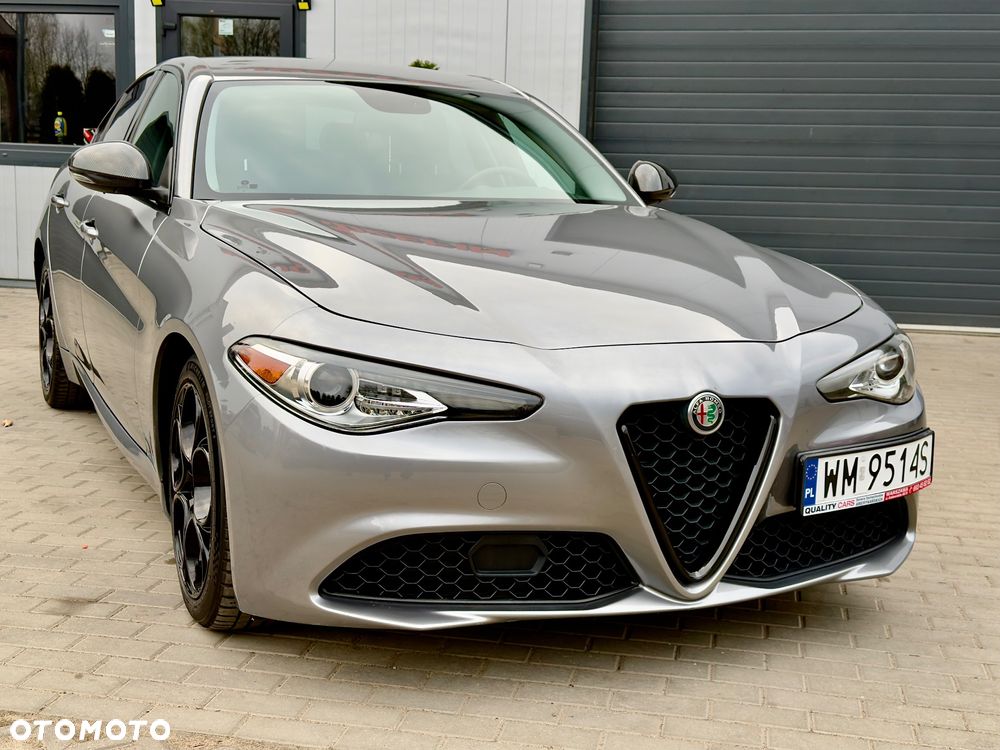 Alfa Romeo Giulia 2.0 Turbo 16V AT8-Q4 Ti - 4