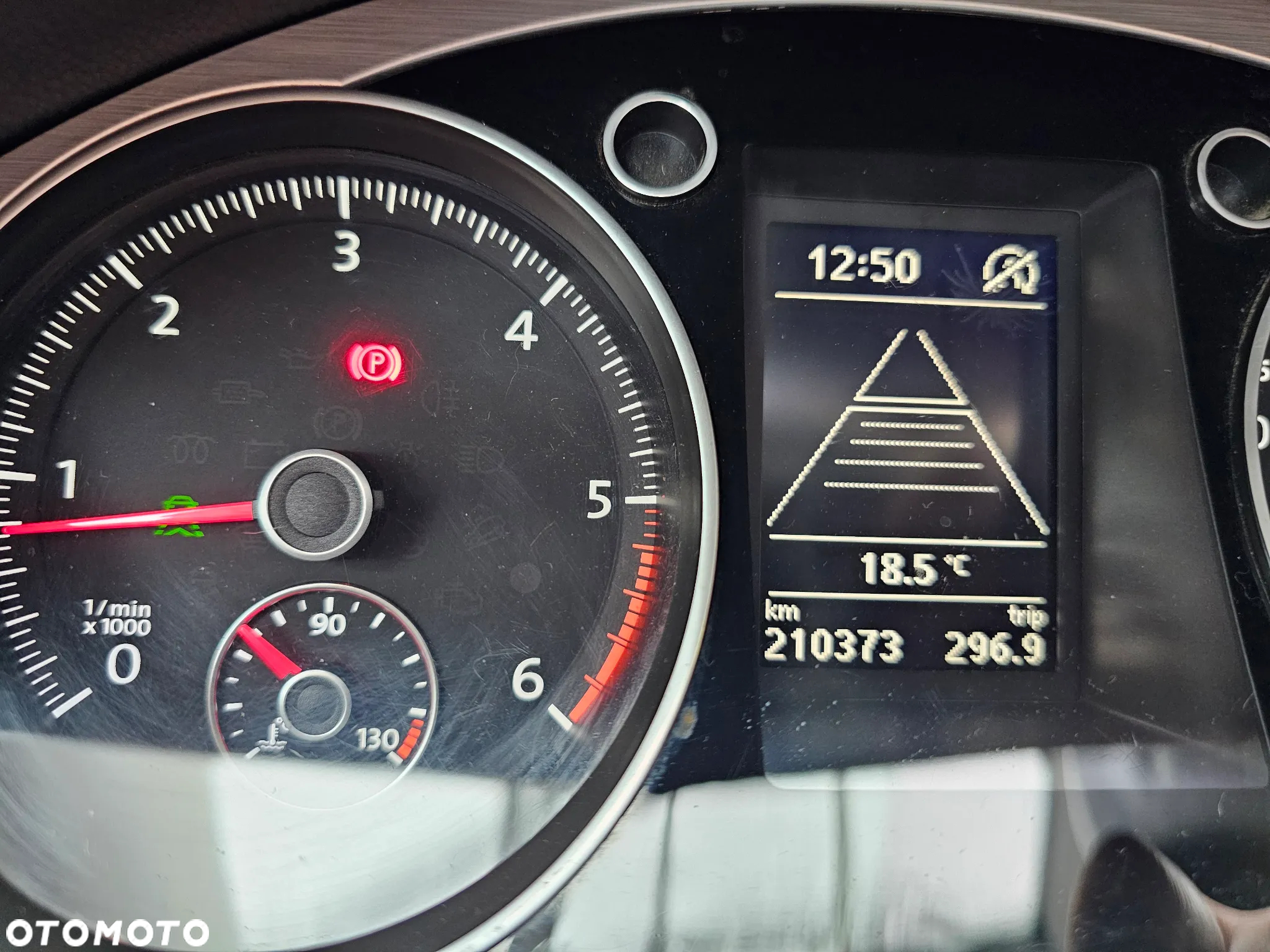 Volkswagen Passat 2.0 TDI Highline - 14