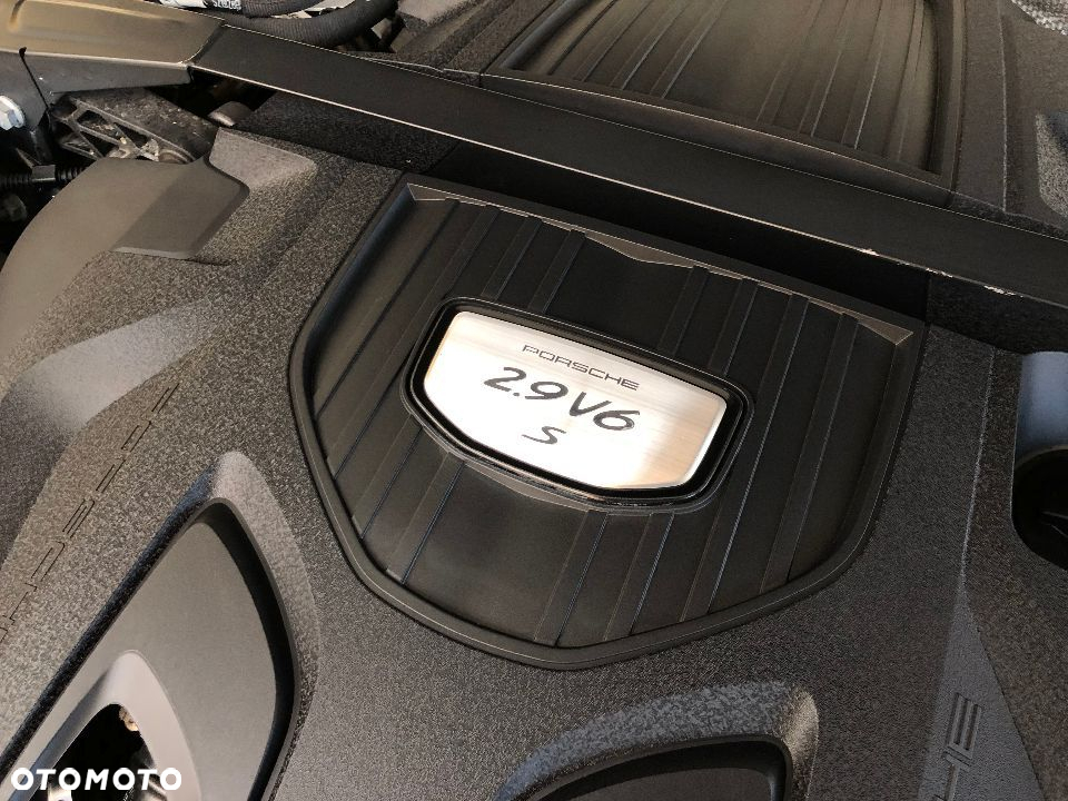 Porsche Panamera 4S - 37