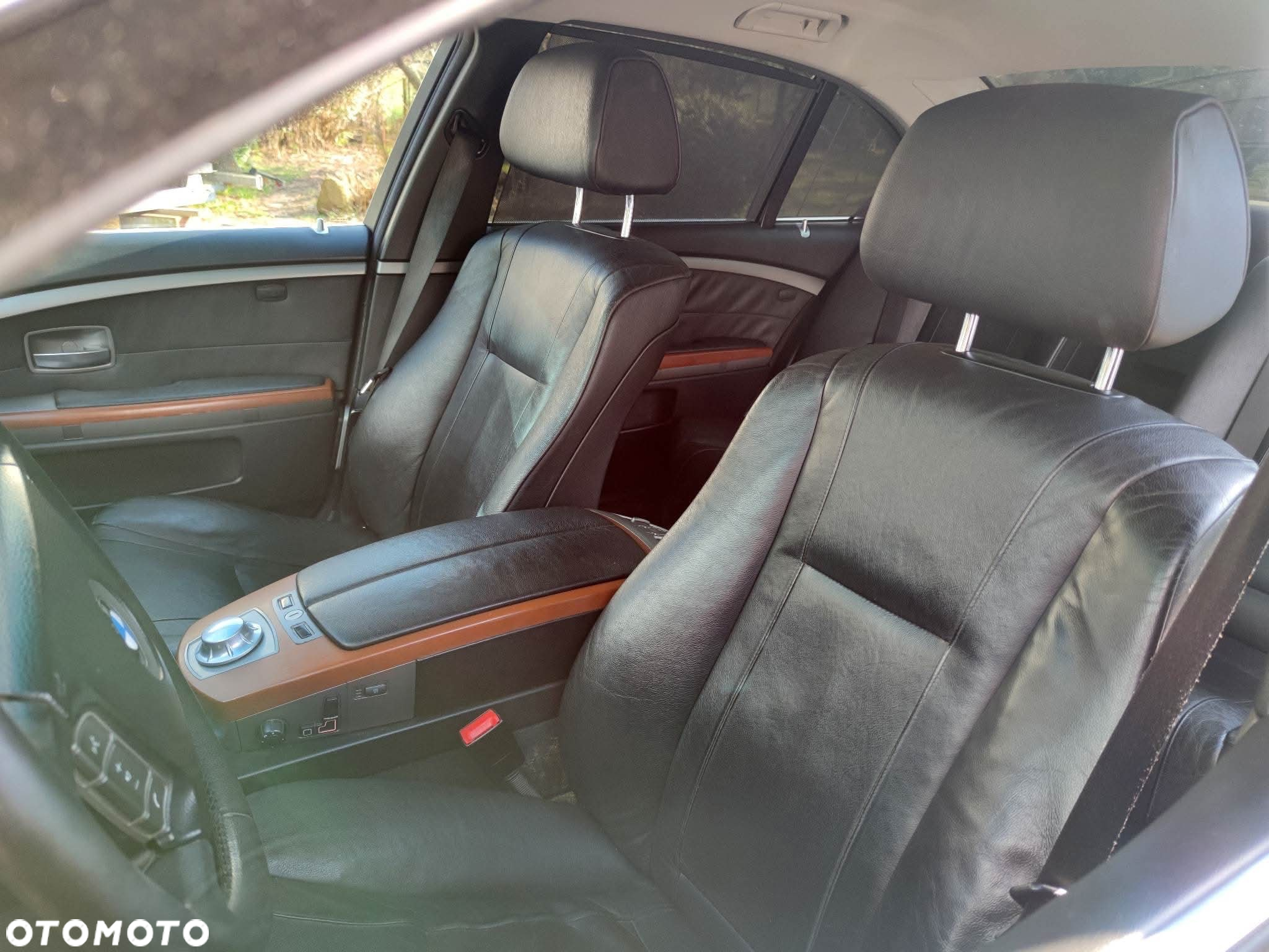 BMW Seria 7 735i L - 13