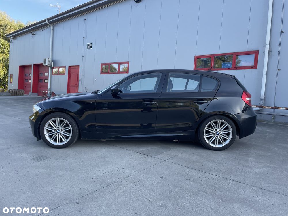 BMW E87 2010 photo 3