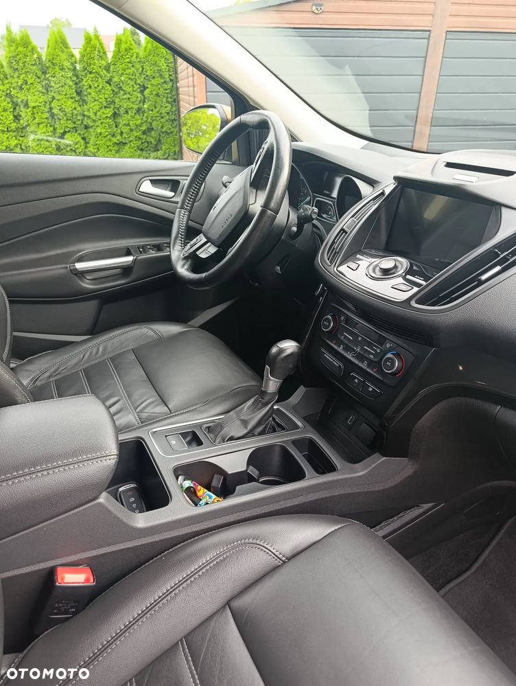 Ford Escape 2.0 EcoBoost AWD Titanium - 14