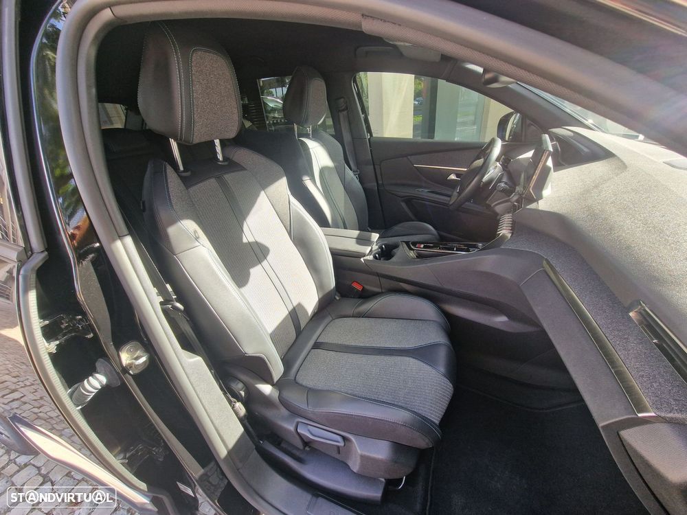 Peugeot 3008 1.5 BlueHDi Allure Pack EAT8 - 18