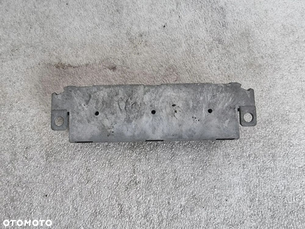 AUDI A5 8T WZMACNIACZ ANTENY 8T0035225AA - 3