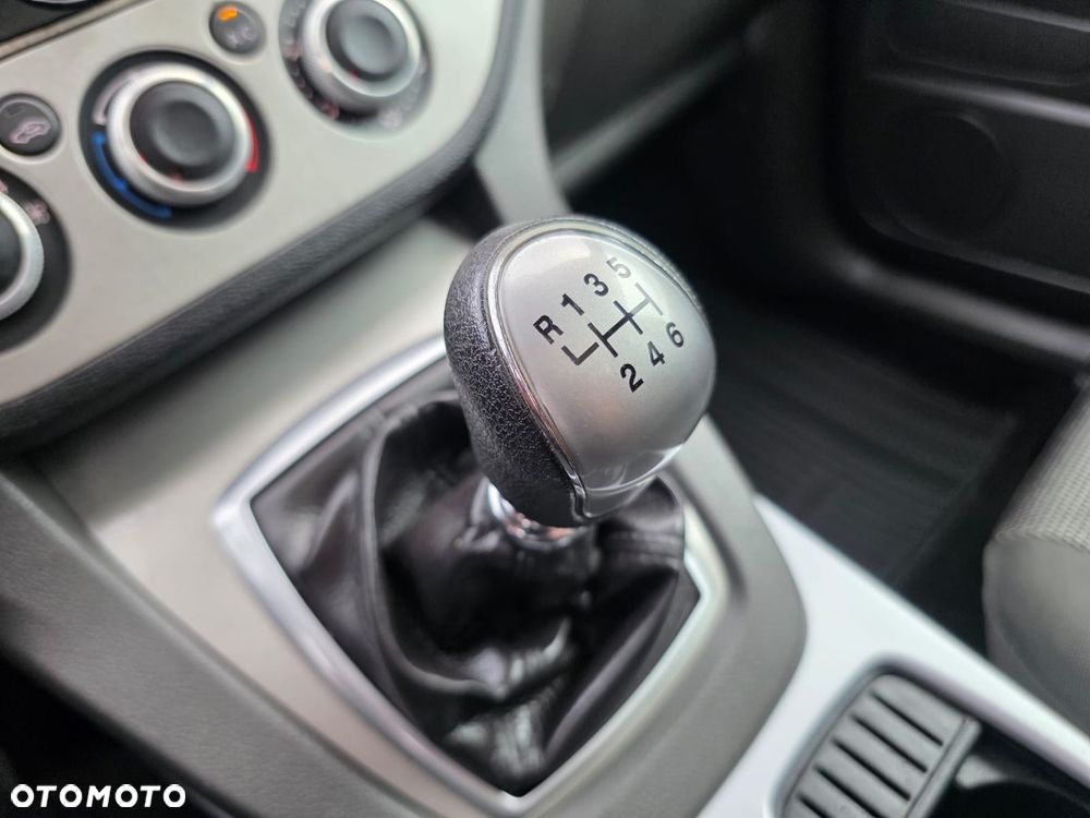Ford Kuga - 17