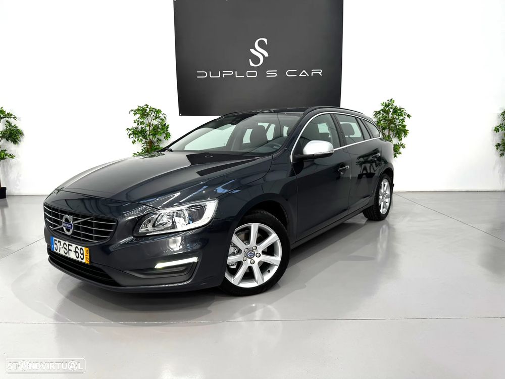 Volvo V60 2.0 D3 Momentum - 1