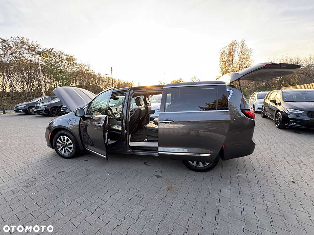 Chrysler Pacifica - 13