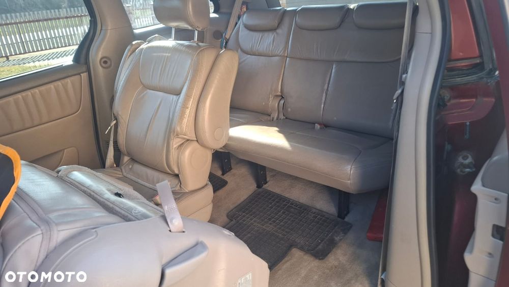 Toyota Sienna - 24