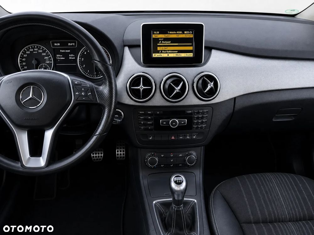 Mercedes-Benz Klasa B 200 Edition - 4