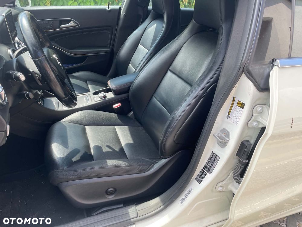 Mercedes-Benz CLA 250 4-Matic - 9
