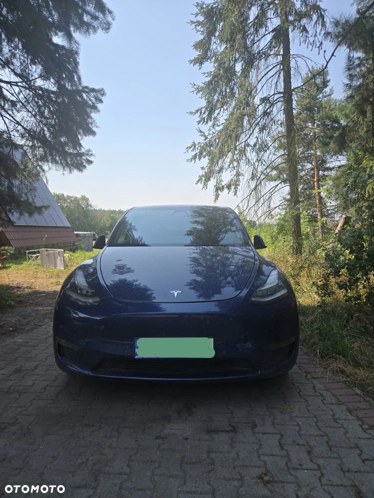 Tesla Model Y Long Range AWD - 2