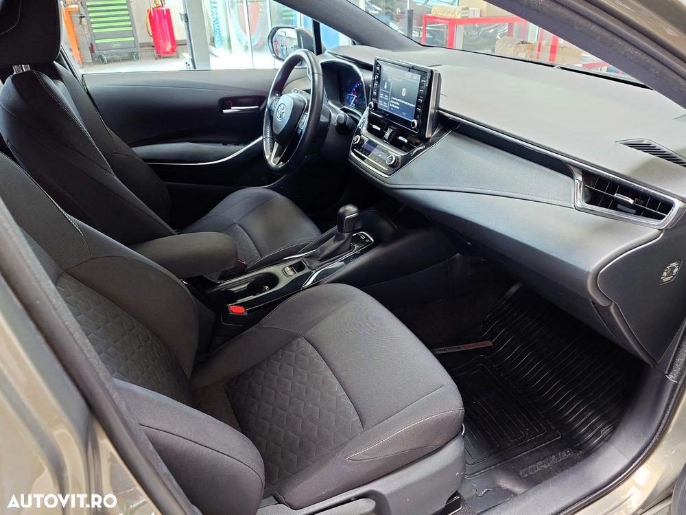 Toyota Corolla 1.8 HSD Business - 11