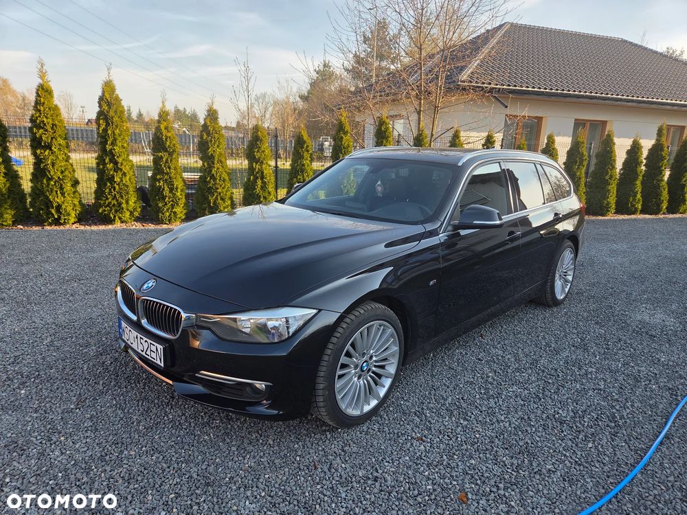 BMW Seria 3 320i Luxury Line - 1