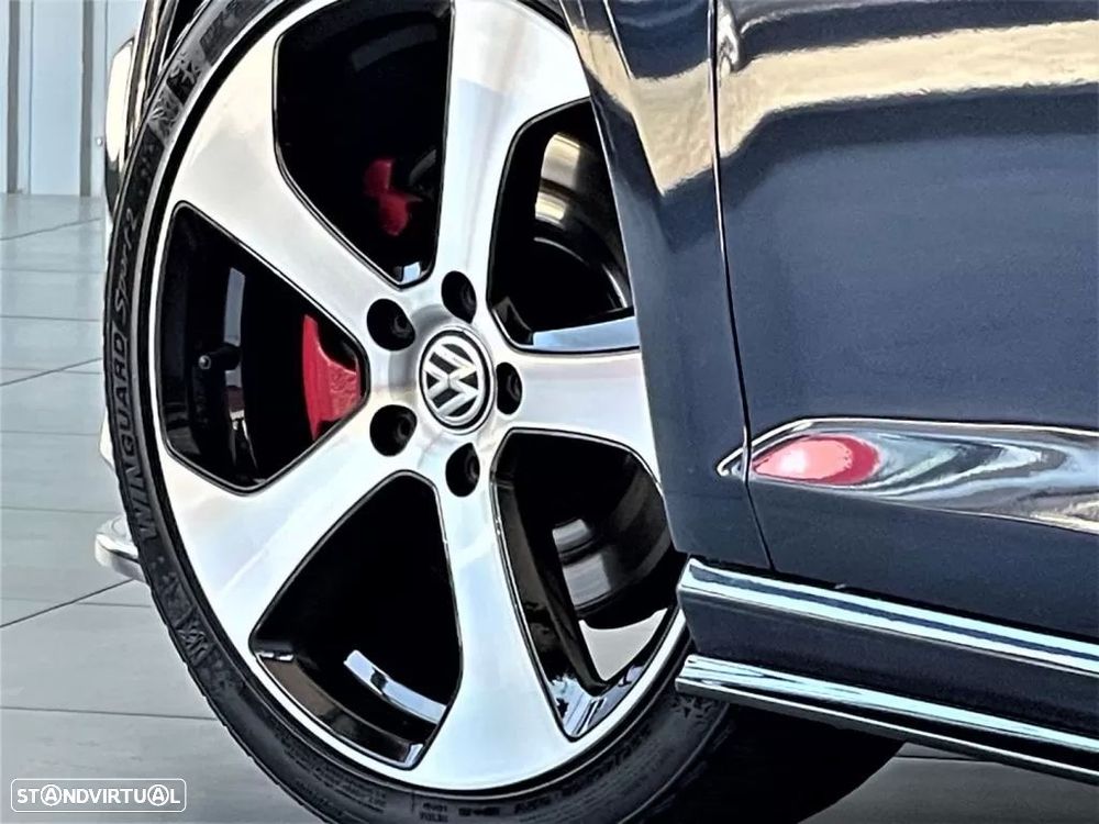 VW Golf 2.0 TSi GTi DSG - 32