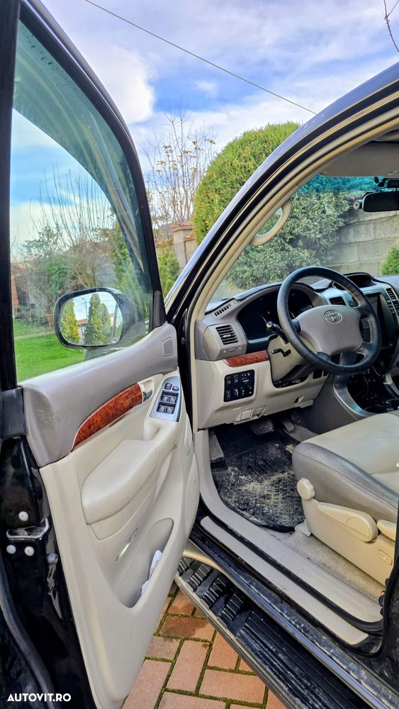 Toyota Land Cruiser - 3