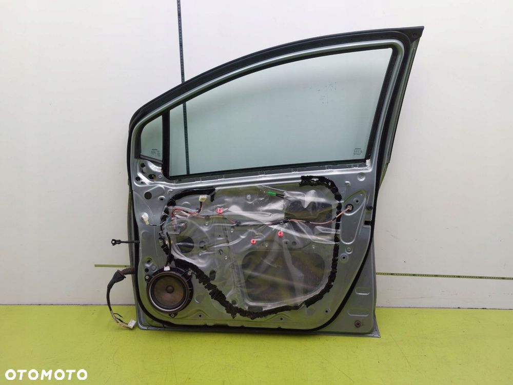 Drzwi przednie prawe przód TOYOTA YARIS II 2009-2011 LIFT 1F8 Srebrny - 9