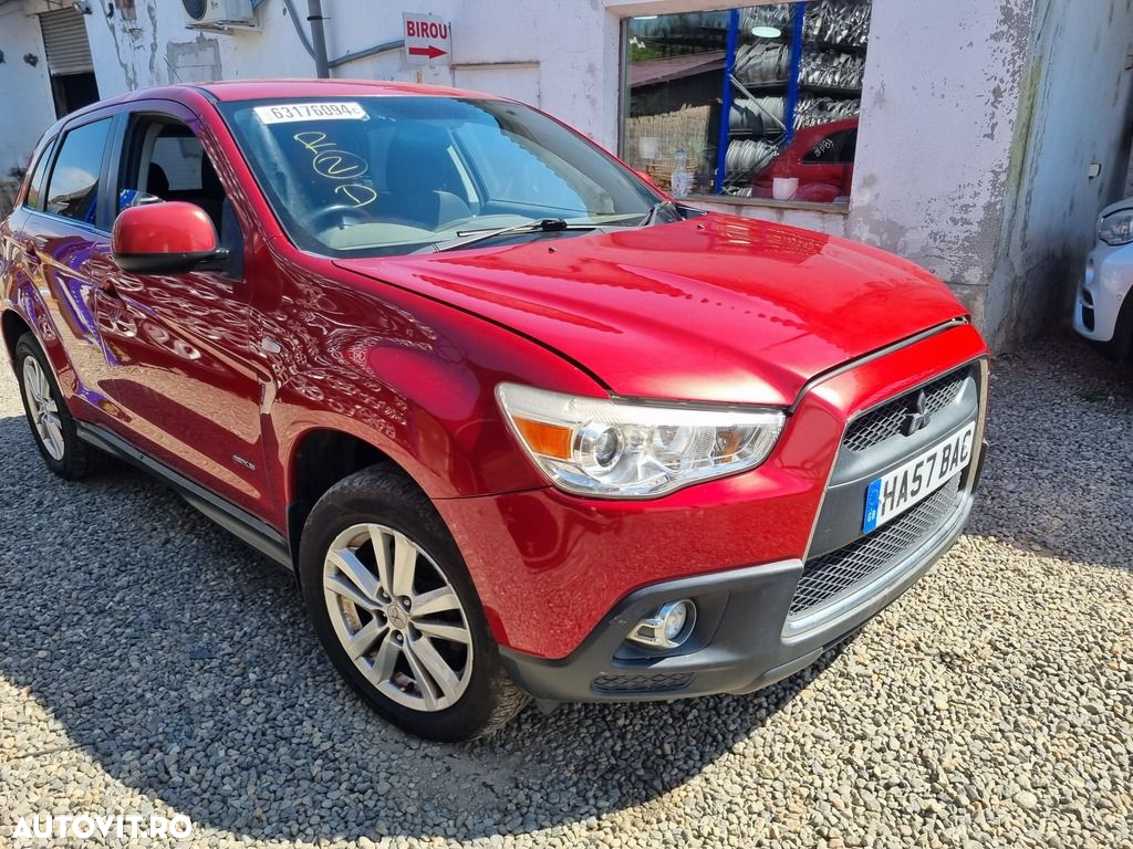 Bara spate Mitsubishi ASX 2010 - 2012 SUV 4 Usi ROSU (1046) LOVITA ZGÂRIATA ȘI CRĂPATĂ - 12