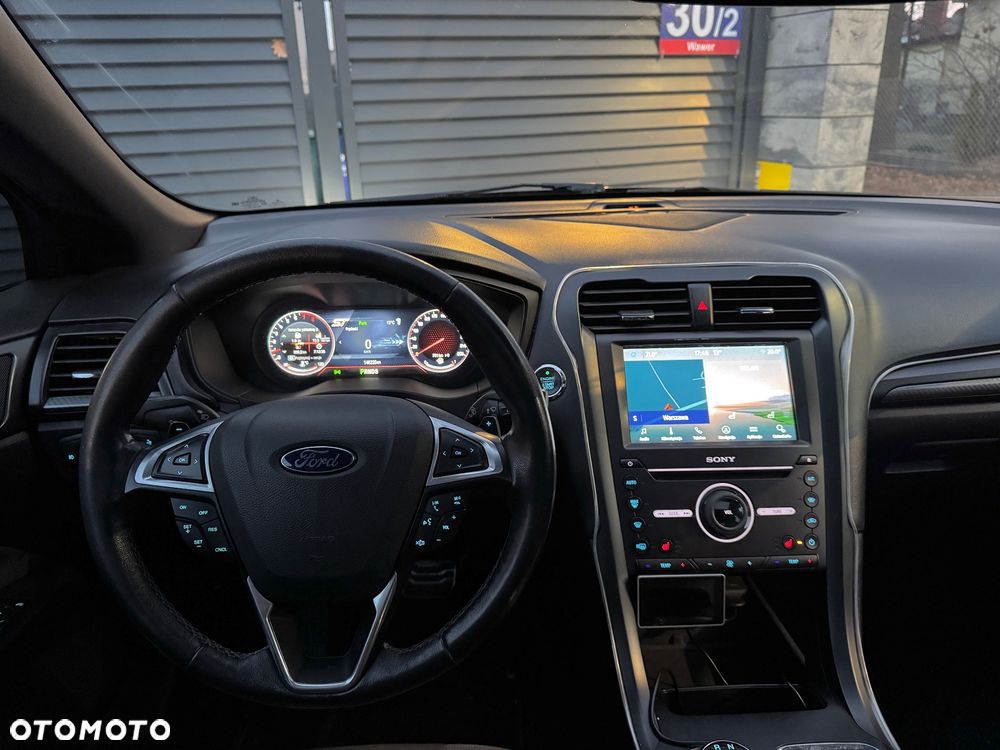 Ford Fusion - 12