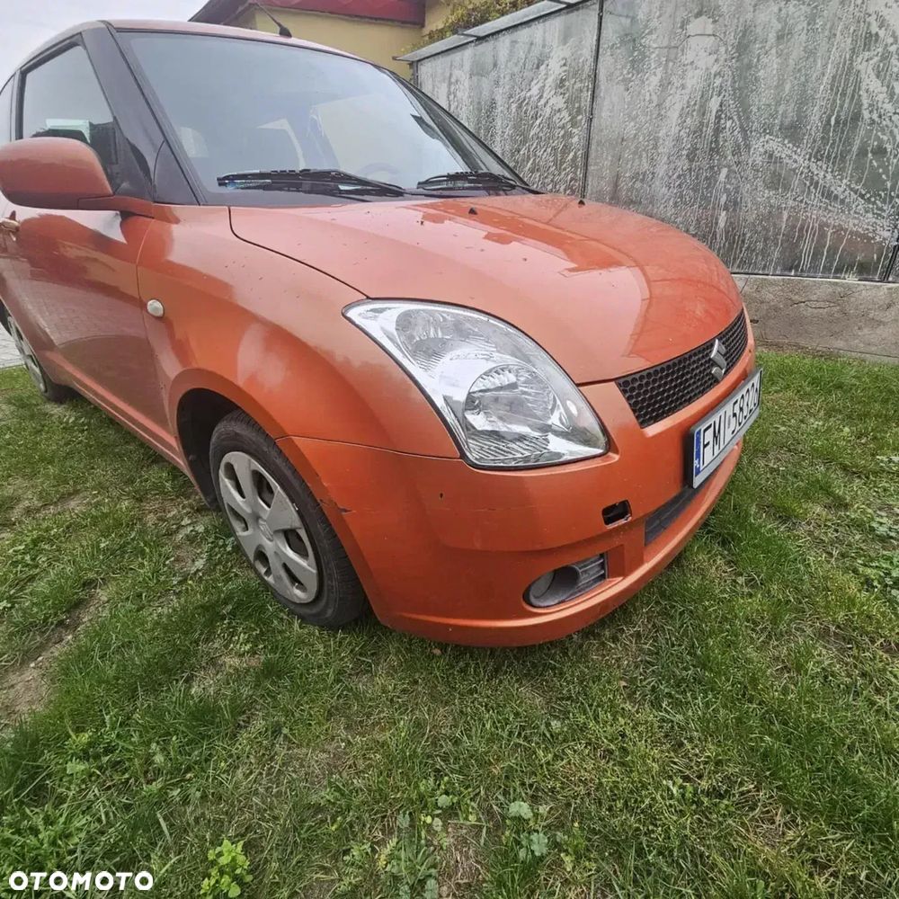 Suzuki Swift - 4