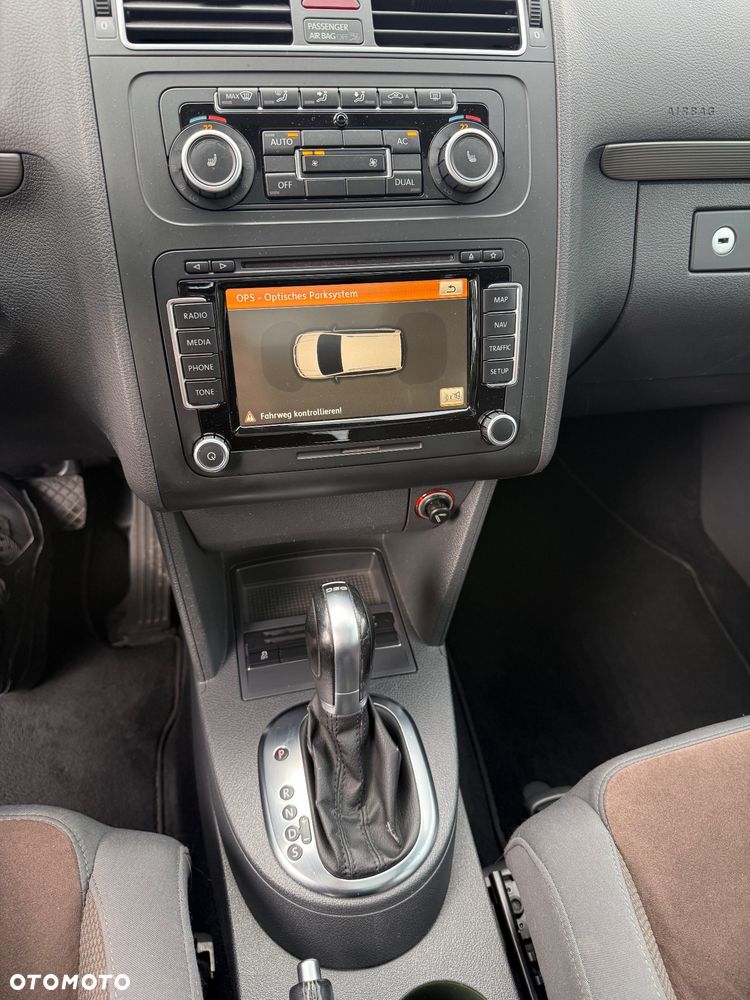 Volkswagen Touran 2.0 TDI DPF DSG Highline - 15